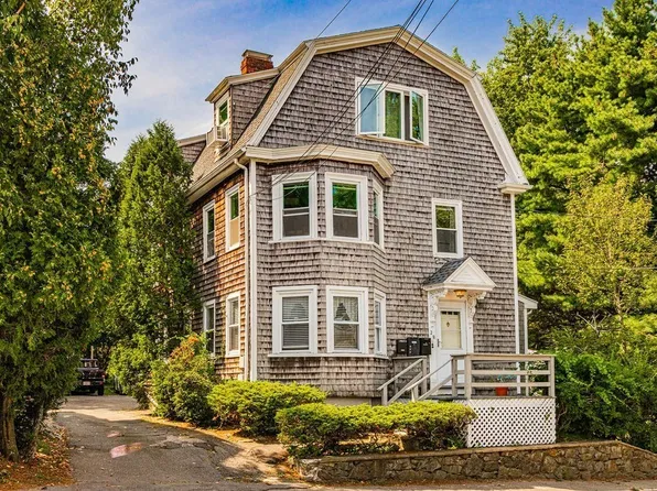 28 Village St #2, Marblehead, MA 01945