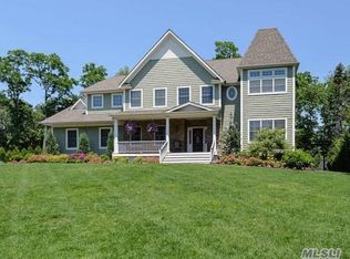 1 Preston Hollow Ct, Northport, NY 11768