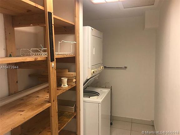 4th image of 2121 N Bayshore Dr APT 701