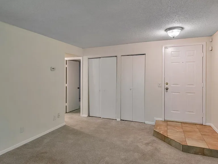 245 Seasons Pkwy — Photo 15