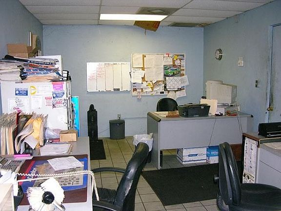 3rd image of 3926 W Osborne Ave
