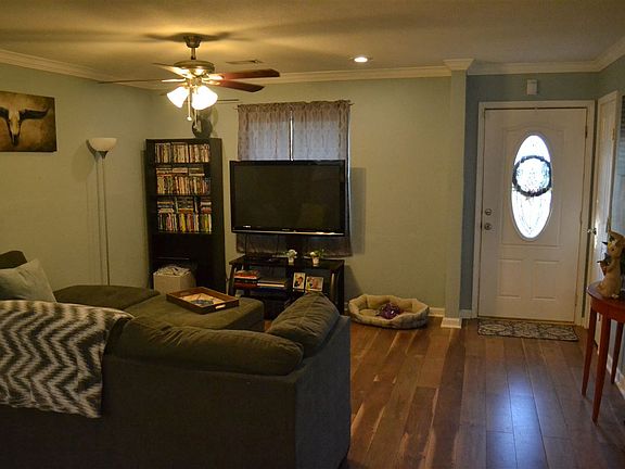 4th image of 2041 Wildwood Ave