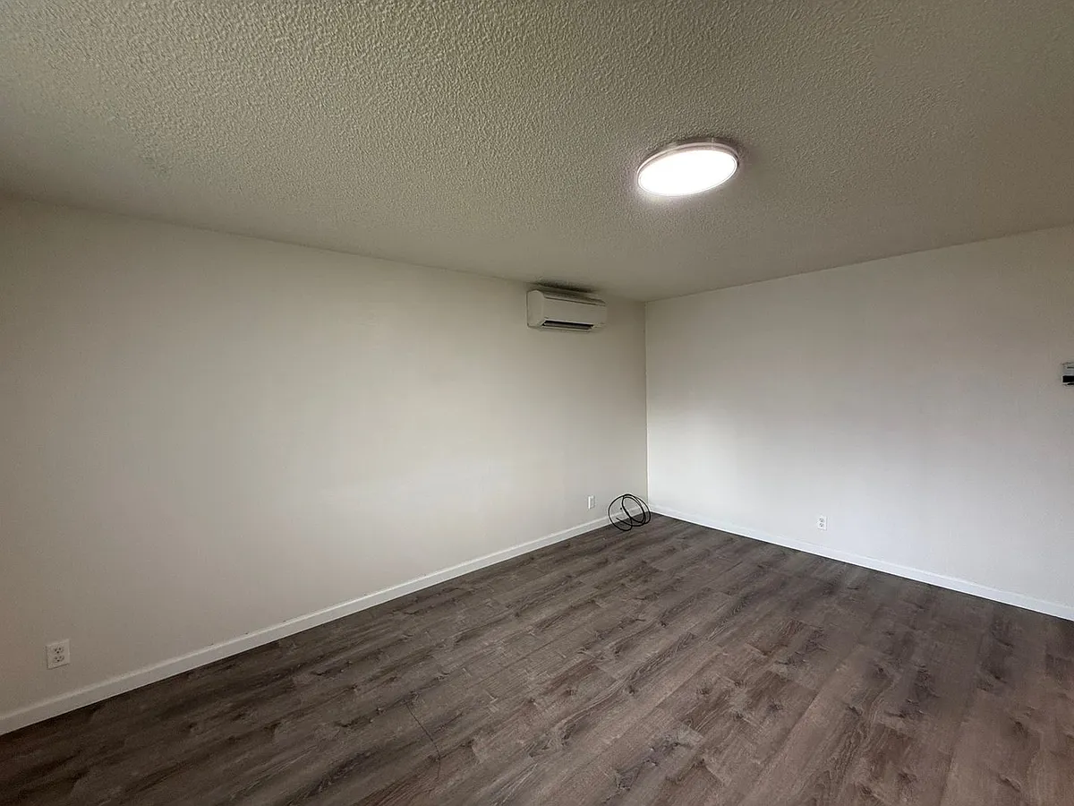 Building Photo - 1075 56th Pl
