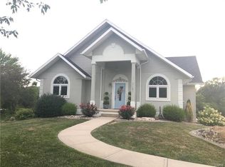 17127 Lakeside Dr, Carlinville, IL 62626
