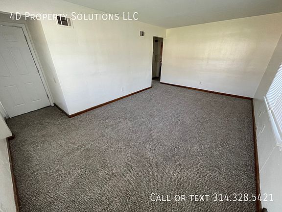 4th image of 6105 Evergreen Blvd