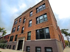 3257 W Pierce Ave, Chicago, IL