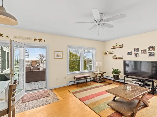 32 Barker Rd Unit 3, Scituate, MA 02066