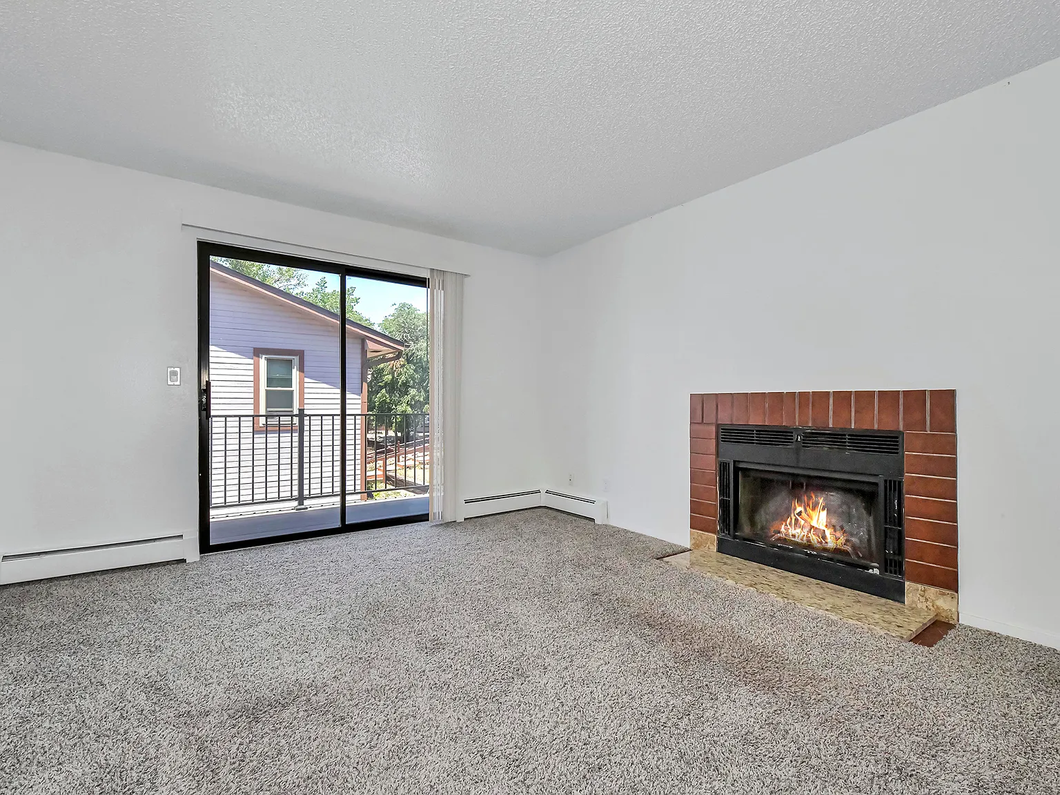 2 bed, 813 sqft, $1,450 — Photo 3