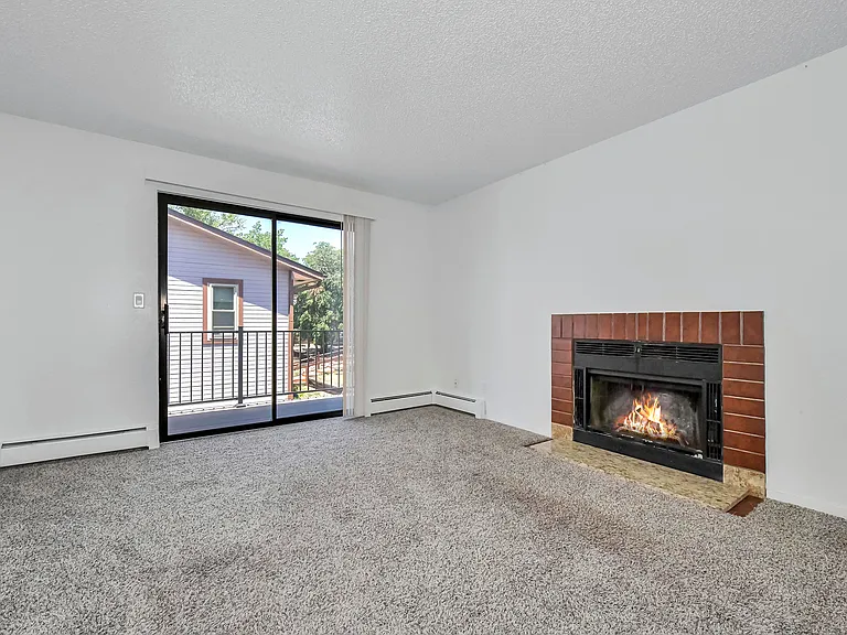 6702 Dublin Loop W #D — Photo 3