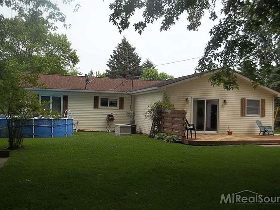 5th image of 5474 Altona Dr
