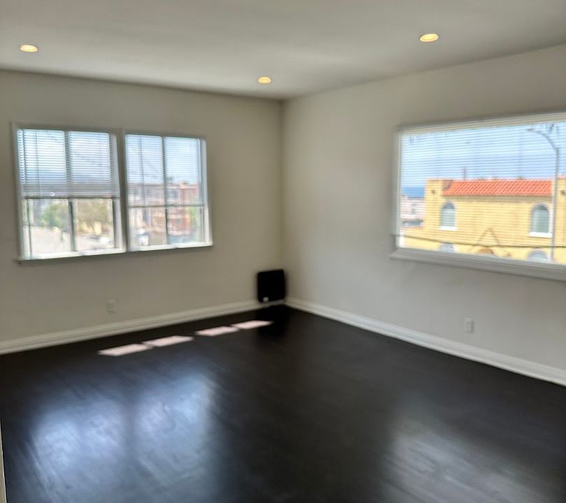 1st image of 1542 Monterey Blvd APT 4
