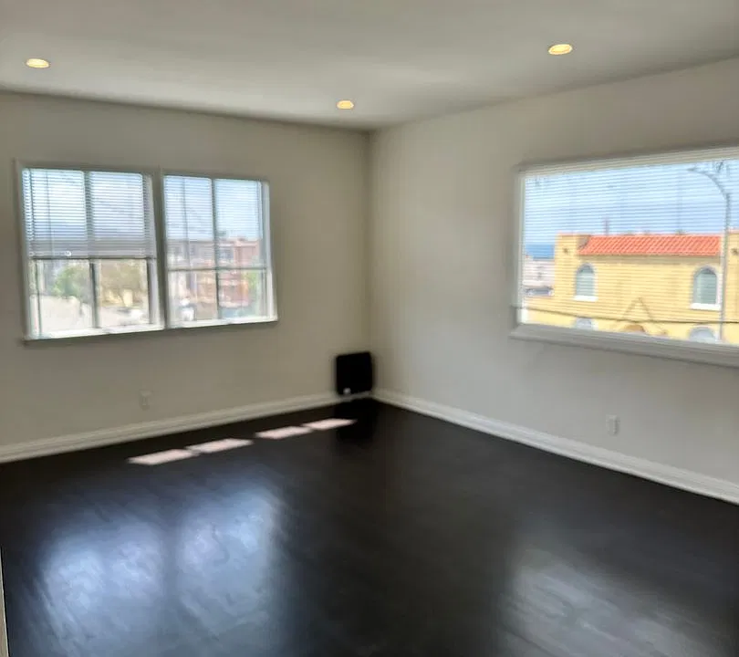 1542 Monterey Blvd