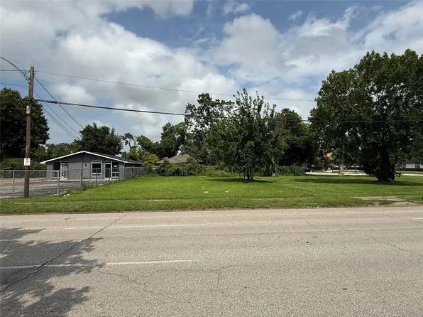 2112 Lockwood Dr, Houston, TX 77020