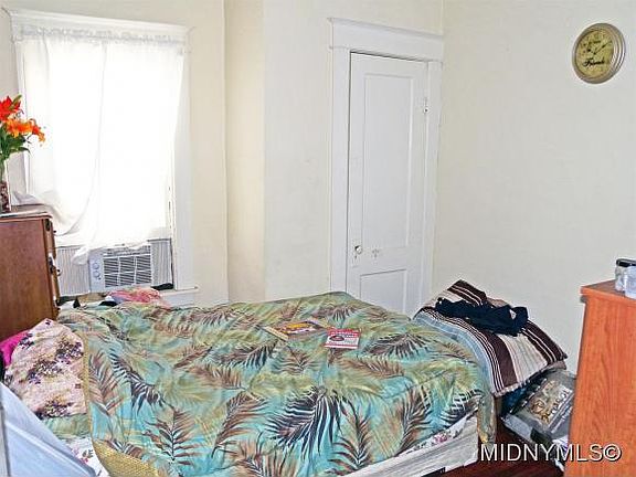 5th image of 1573 Saint Vincent St