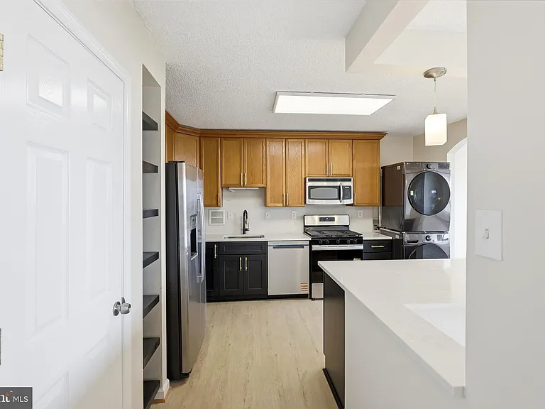 3705 S George Mason Dr #913S — Photo 9