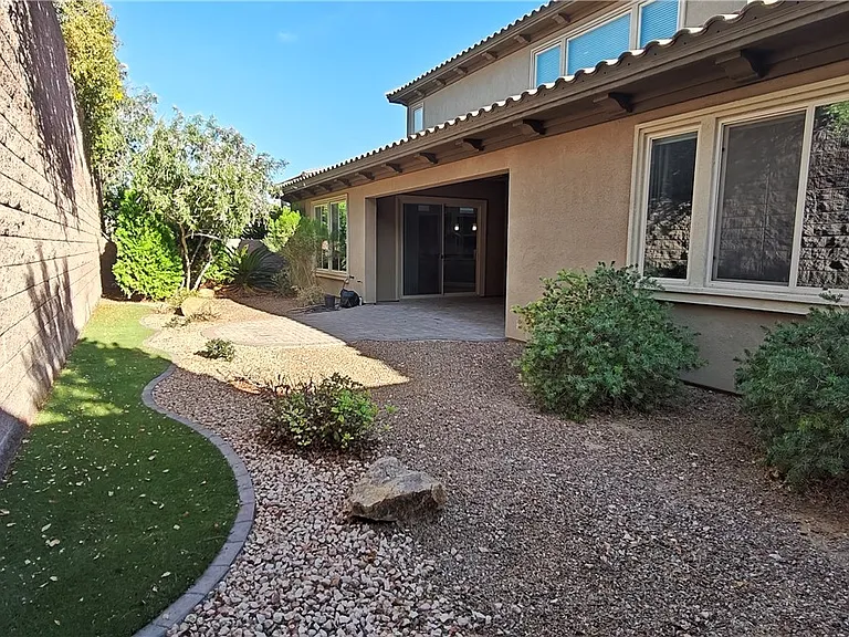 2868 Josephine Dr — Photo 49