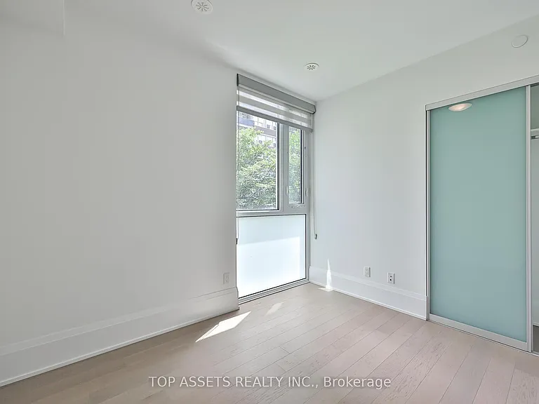 101 Erskine Ave #Townhouse 10 — Photo 33