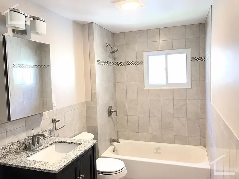 125 Brooks St #2A — Photo 11