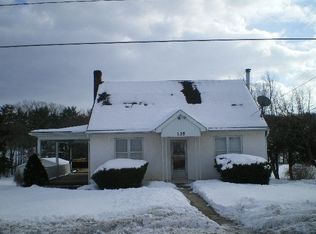 135 Oak Grove Rd, Pine Grove, PA 17963