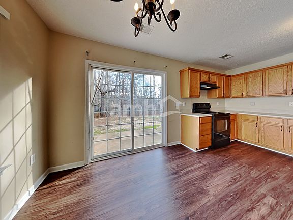5th image of 202 English Hills Dr