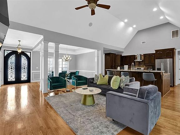 4th image of 110 Stanley Oaks Pl