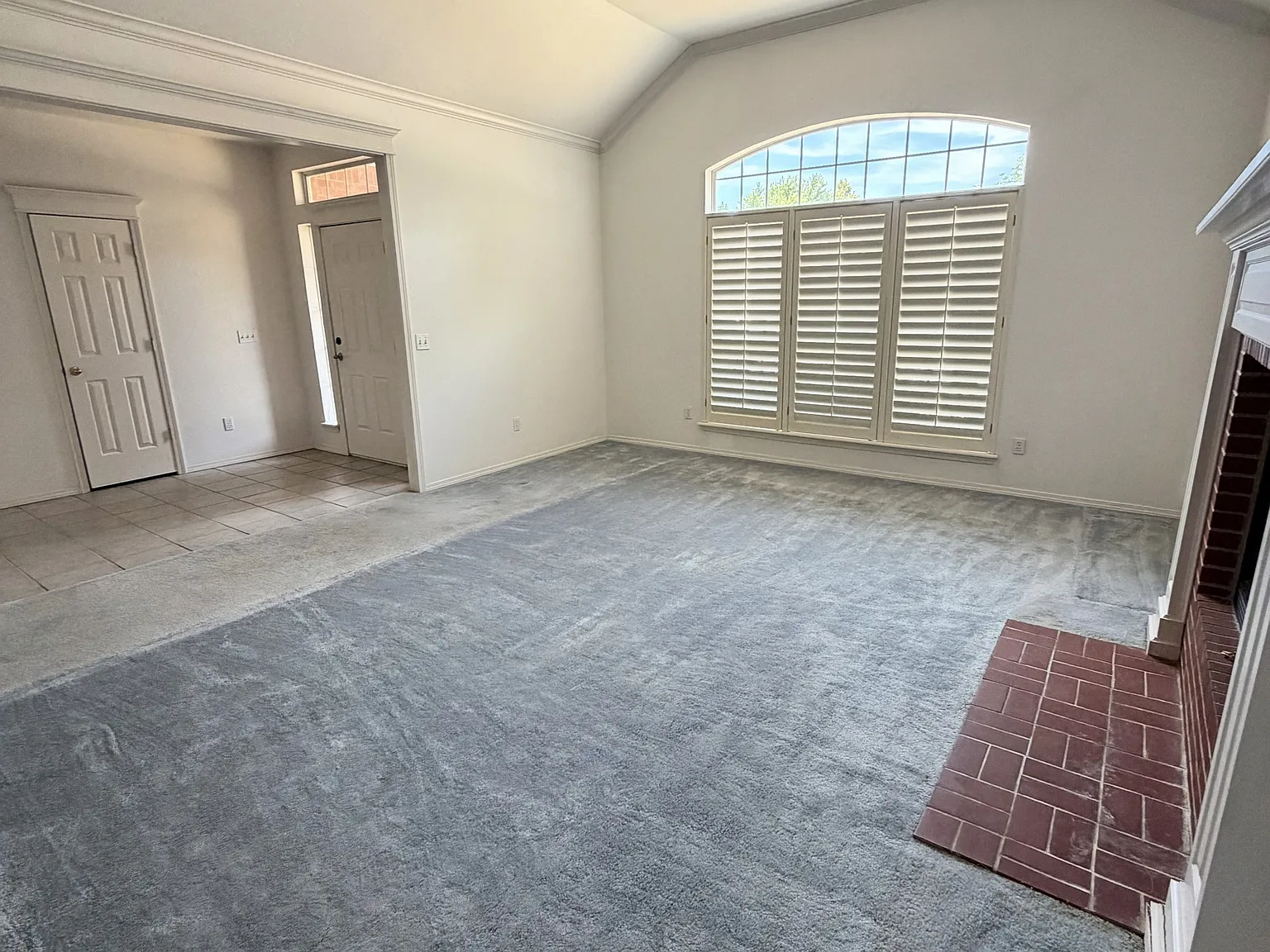 1844 Chelsea Dr — Photo 2