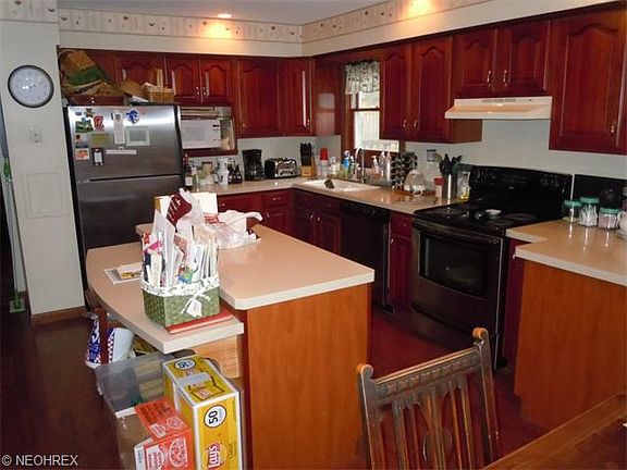 2nd image of 2925 Citadel Dr NE