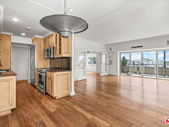 3rd image of 1155 N La Cienega Blvd APT 306