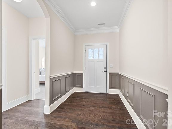 5th image of 5232 Courtyard Ln