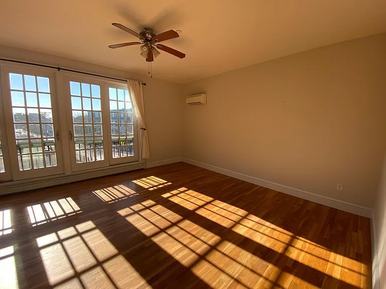 80 Webster Ave #3F — Photo 3