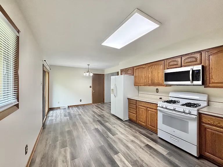2437 S Country Ln — Photo 8
