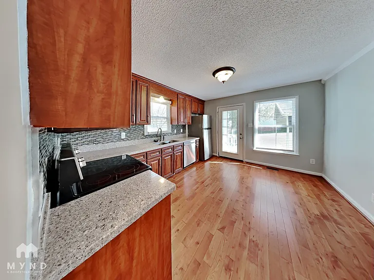 613 Jordan Ridge Ln — Photo 3