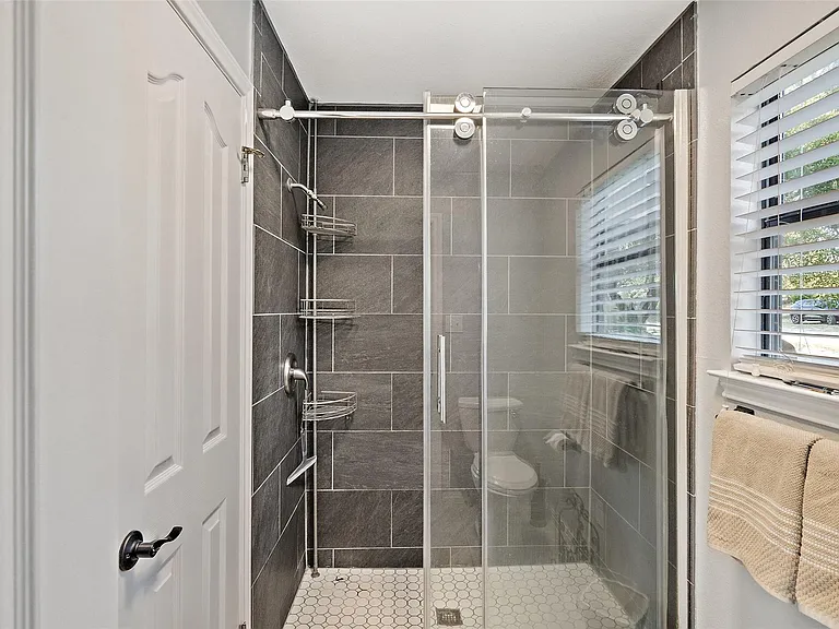 414 Gregg Dr — Photo 16
