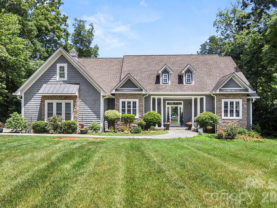 1st image of 587 Amesbury Dr