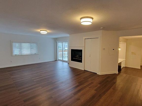 4th image of 1819 Marshall Ave APT 4