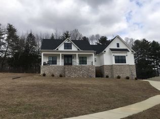 427 Meadow Winds Cir NE, Huntsville, AL 35811