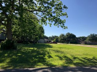 1701 Grigsby Ave, Port Neches, TX 77651