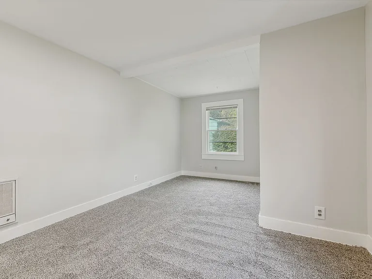 616 Carver Ave — Photo 9