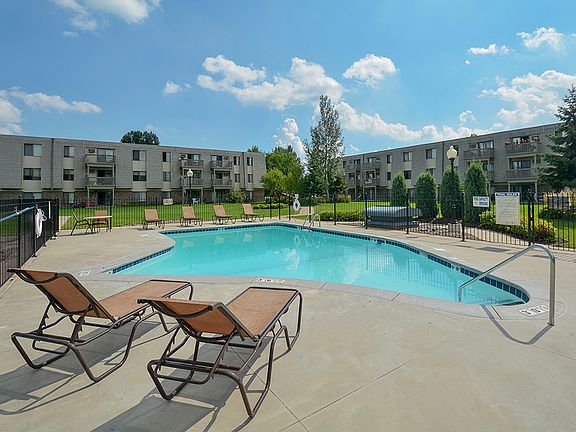 2nd image of 2044 Oakdale Ave #2044-307