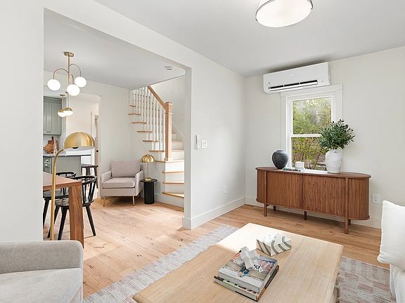 5th image of 54 Grand View St #1