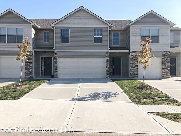 2nd image of 1427 NE Mary Ct