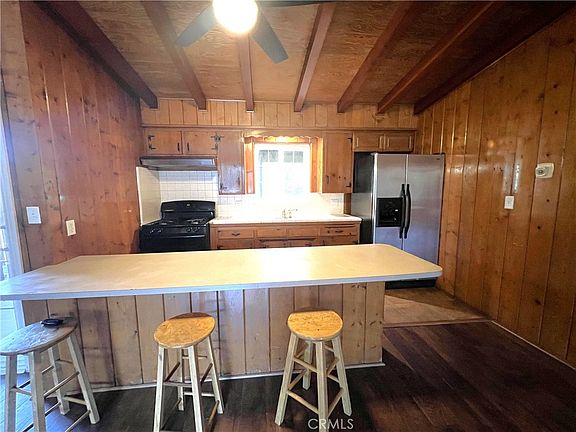 3rd image of 725 Tyrol Dr