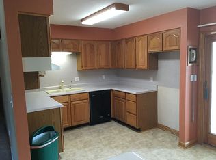 915 5th St, Lake View, IA 51450