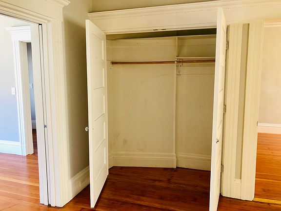 5th image of 871 Ashbury St
