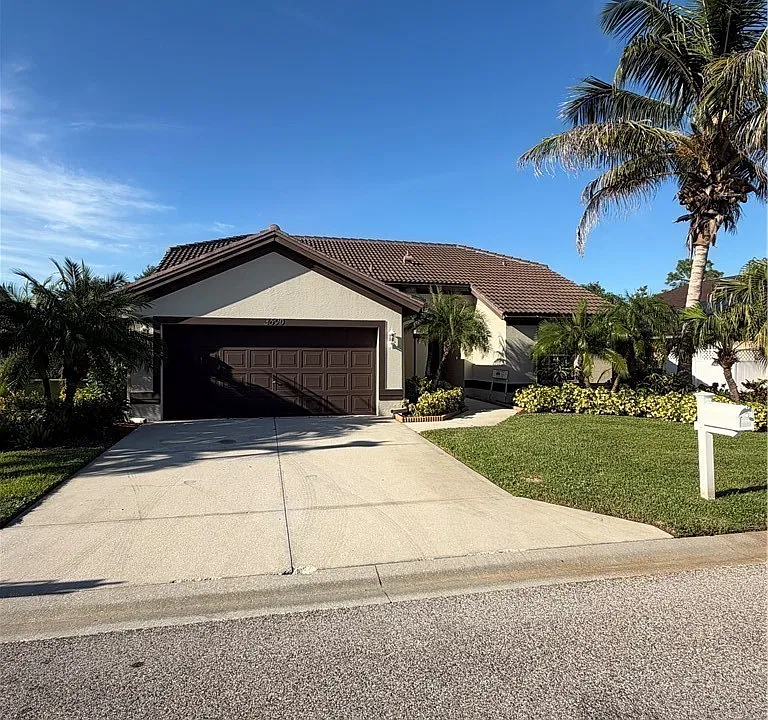3690 Bali Ln