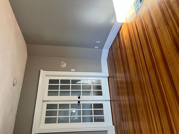 2nd image of 15 Clarence St #3
