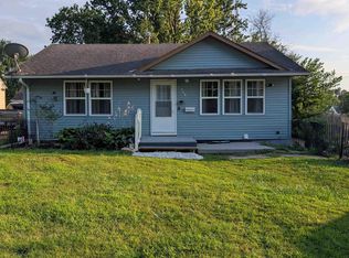 908 11th St, Sheldon, IA 51201
