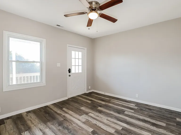 804100_018_living_room_13602807.jpg