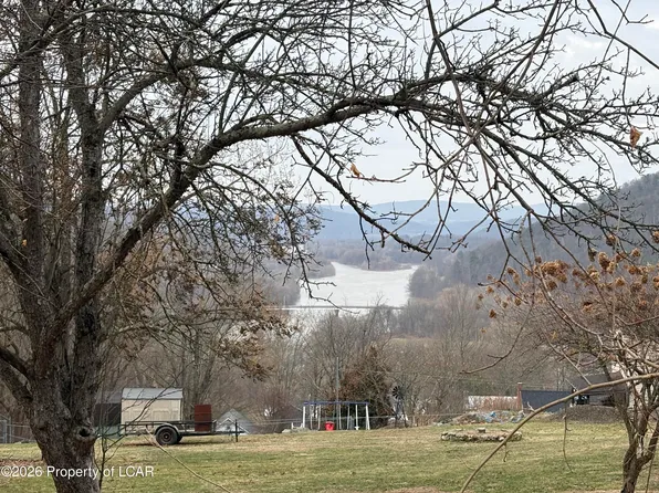 2 Tower Rd, Shickshinny, PA 18655