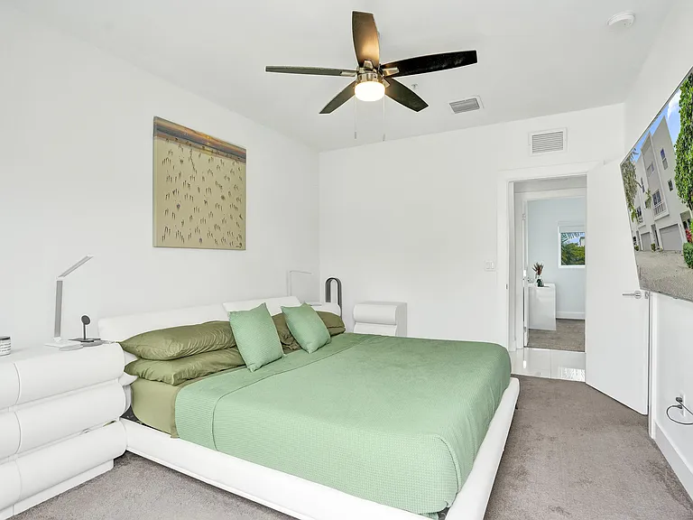 1347 N Ocean Blvd — Photo 31